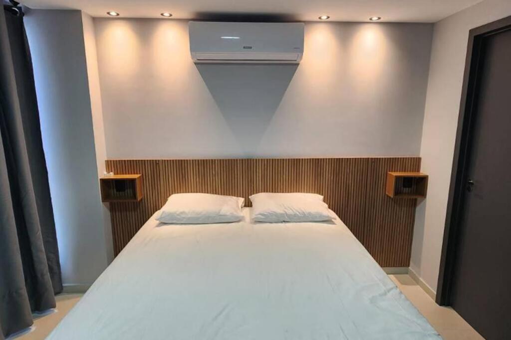 Apartment Flatstorey - 200m Do Mar